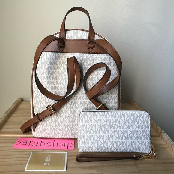 🌼Michael Kors backpack Set - Picture 2 of 16